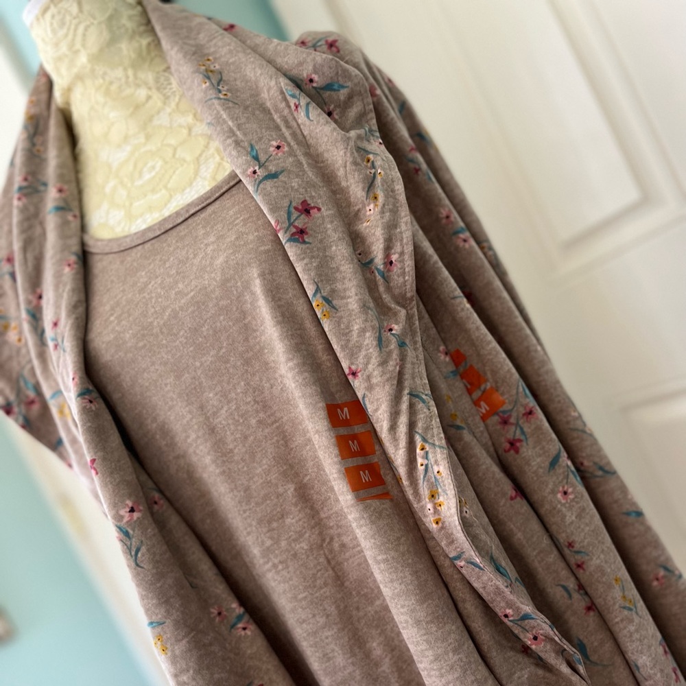 THE SOFTEST PJs EVER!! Cappuccino color- pink, yellow, green flower print robe